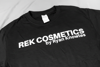 REK T-Shirt - Logo Close-up