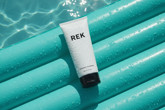 Vitamin C Cleanser - Pool Float with Water Drops